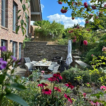 Attraktive Wohnung-Elztalidyll-Zwischen Mosel,Nuerburgring Und Burg Eltz Kollig ภายนอก รูปภาพ