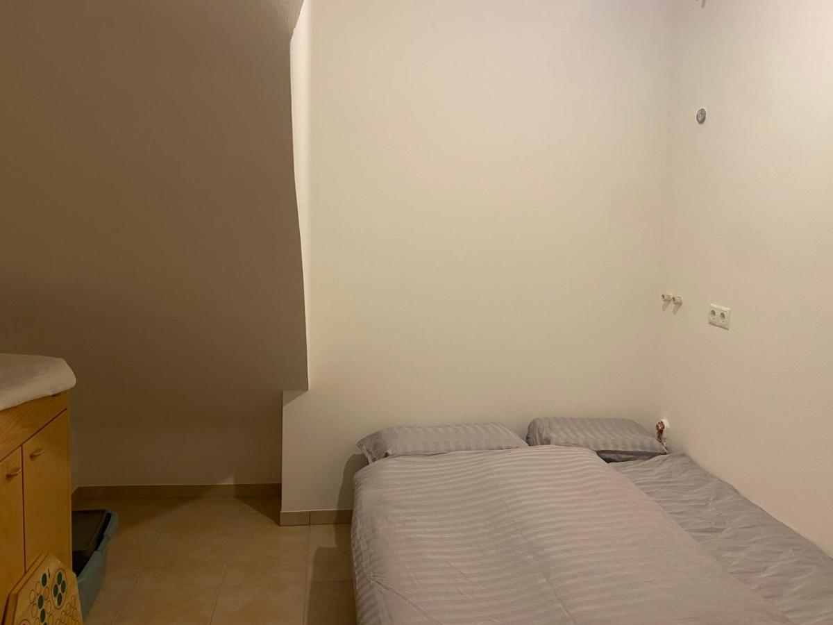 Attraktive Wohnung-Elztalidyll-Zwischen Mosel,Nuerburgring Und Burg Eltz Kollig ภายนอก รูปภาพ