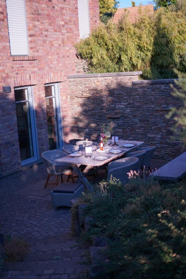 Attraktive Wohnung-Elztalidyll-Zwischen Mosel,Nuerburgring Und Burg Eltz Kollig ภายนอก รูปภาพ