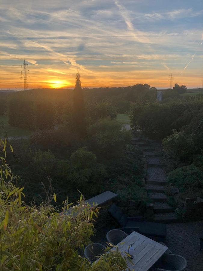 Attraktive Wohnung-Elztalidyll-Zwischen Mosel,Nuerburgring Und Burg Eltz Kollig ภายนอก รูปภาพ
