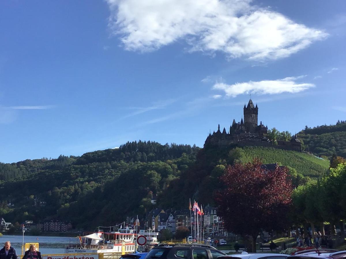 Attraktive Wohnung-Elztalidyll-Zwischen Mosel,Nuerburgring Und Burg Eltz Kollig ภายนอก รูปภาพ