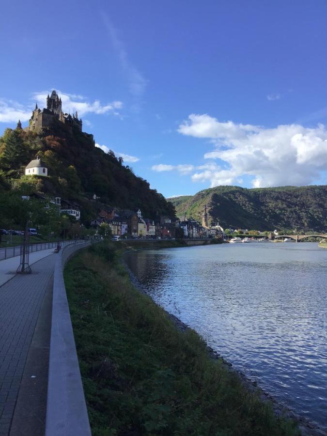 Attraktive Wohnung-Elztalidyll-Zwischen Mosel,Nuerburgring Und Burg Eltz Kollig ภายนอก รูปภาพ