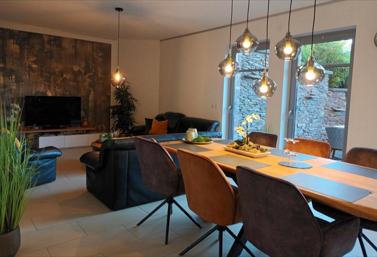 Attraktive Wohnung-Elztalidyll-Zwischen Mosel,Nuerburgring Und Burg Eltz Kollig ภายนอก รูปภาพ