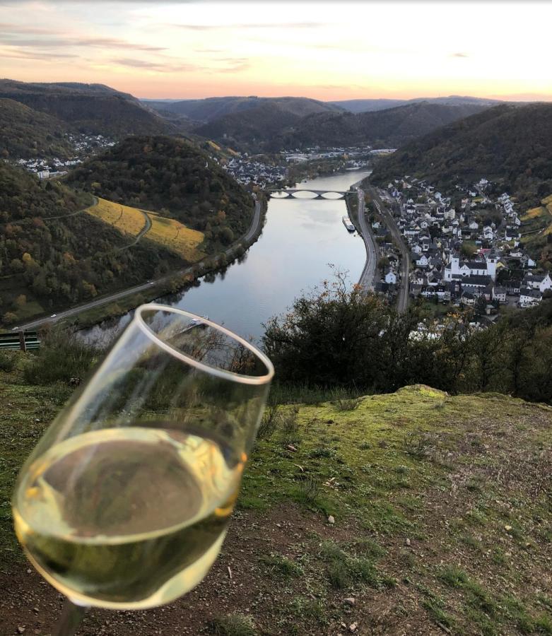Attraktive Wohnung-Elztalidyll-Zwischen Mosel,Nuerburgring Und Burg Eltz Kollig ภายนอก รูปภาพ