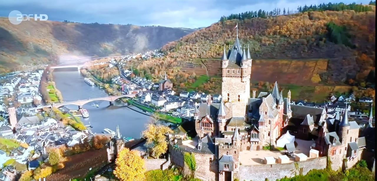 Attraktive Wohnung-Elztalidyll-Zwischen Mosel,Nuerburgring Und Burg Eltz Kollig ภายนอก รูปภาพ