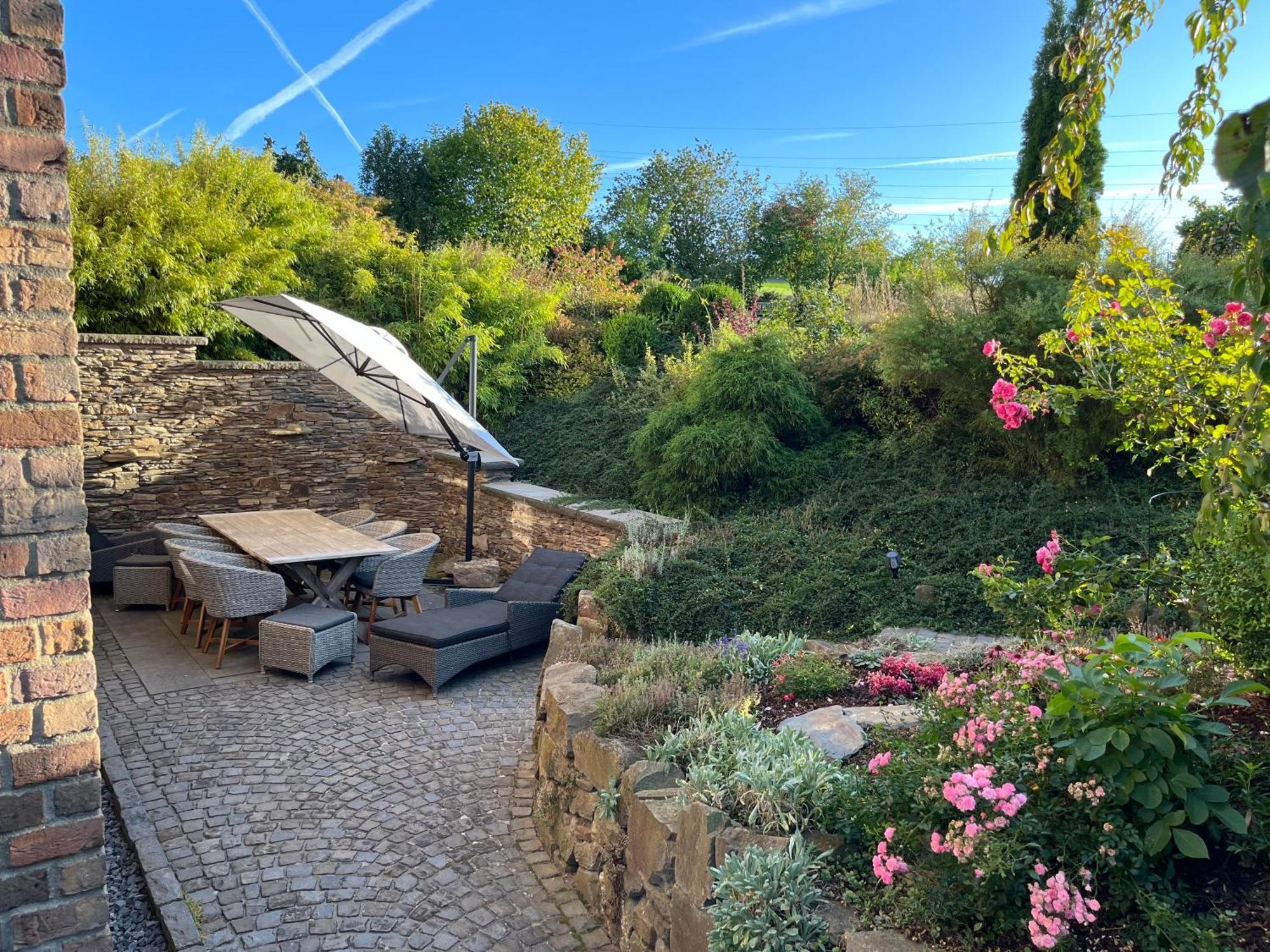 Attraktive Wohnung-Elztalidyll-Zwischen Mosel,Nuerburgring Und Burg Eltz Kollig ภายนอก รูปภาพ